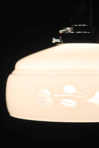 可愛らしい葉柄の透かし模様で風情ある電笠 DC8448