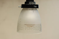 幾何学模様の透かし模様が印象的な電笠 DC8450