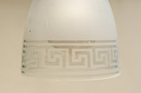 幾何学模様の透かし模様が印象的な電笠 DC8450