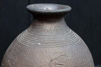 朴訥な風合いが味わいある壺 DC8459