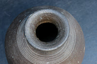 朴訥な風合いが味わいある壺 DC8459