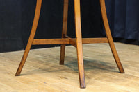 緩やかな曲線を描く四本脚の大振りの花台 DC8482