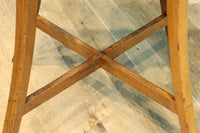 緩やかな曲線を描く四本脚の大振りの花台 DC8482