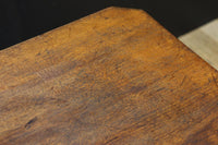 緩やかな曲線を描く四本脚の大振りの花台 DC8482