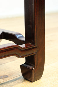 艶やかな色味に上質感漂う小さな花台 DC8485