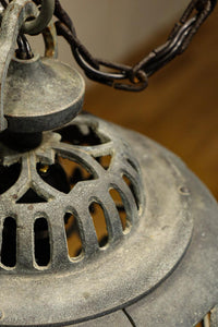 桜と蔦の透かし柄が映える吊り灯籠 DC8526