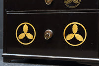 艶やかな黒漆が美しい蒔絵櫛箪笥 DC8527