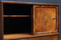 上質感漂う二枚引き戸の小さな茶箪笥 DC8528