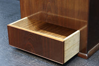 上質感漂う二枚引き戸の小さな茶箪笥 DC8528