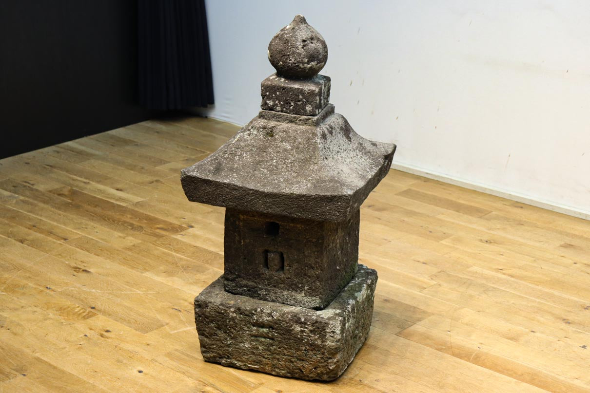 天然の石灯籠 楽天市場】自然山かけ灯篭8尺/中国産 高さ 約260cmです☆【日本