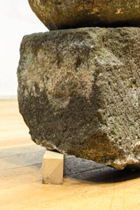 時代を経た趣きある五輪塔 DC8539