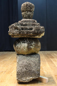 時代を経た趣きある五輪塔 DC8539