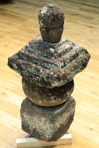 時代を経た趣きある五輪塔 DC8539