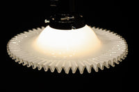 細やかに波打つ透明のフリル縁がレトロ感漂う電笠 DC8614