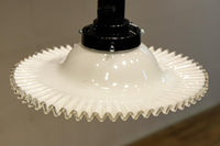 細やかに波打つ透明のフリル縁がレトロ感漂う電笠 DC8614