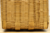 使い馴染んだ味わいある竹製角カゴ DC8628