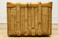 使い馴染んだ味わいある竹製角カゴ DC8628