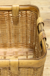 使い馴染んだ味わいある竹製角カゴ DC8628