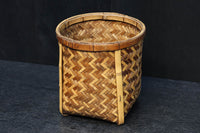 温かみある色彩に風情溢れる網代編みの丸カゴ DC8629