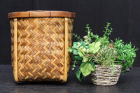 温かみある色彩に風情溢れる網代編みの丸カゴ DC8629