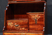 可愛らしい絵柄が上品な鏡台を兼ねた化粧箱 DC8630