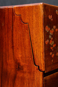 可愛らしい絵柄が上品な鏡台を兼ねた化粧箱 DC8630