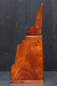 可愛らしい絵柄が上品な鏡台を兼ねた化粧箱 DC8630