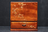 可愛らしい絵柄が上品な鏡台を兼ねた化粧箱 DC8630