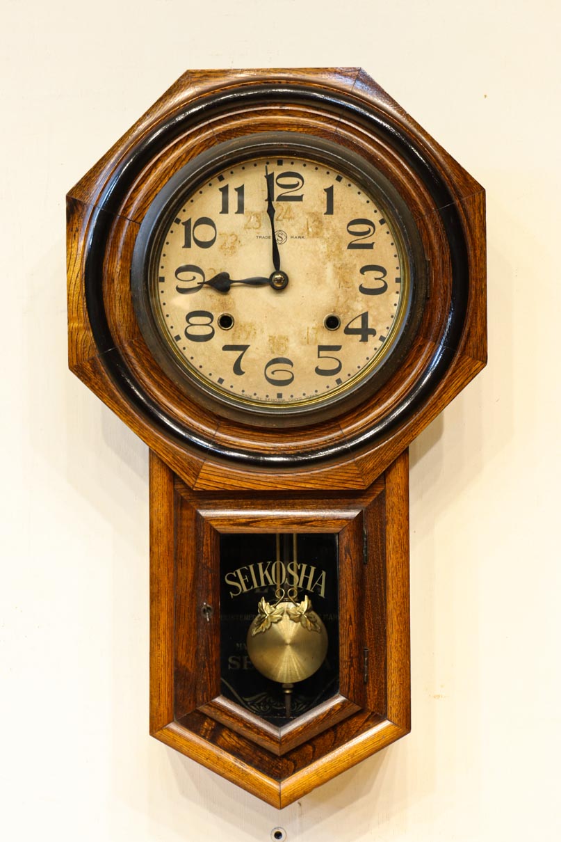 温かみある風合いに包まれたSEIKO社の振り子時計 DC8648 – 古福庵