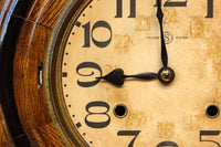 温かみある風合いに包まれたSEIKO社の振り子時計 DC8648