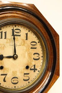 温かみある風合いに包まれたSEIKO社の振り子時計 DC8648