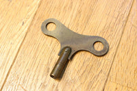 愛知時計電機製 文字やガラス装飾に手作り感のある壁掛け時計 DC8650