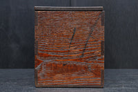 深みを増した古色の色合いから美しい杢目が浮かぶ長方形の道具箱 DC8669