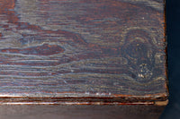 深みを増した古色の色合いから美しい杢目が浮かぶ長方形の道具箱 DC8669