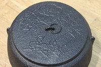 鉄の風合いに縁起の良い絵柄が馴染む消壺 DC8686