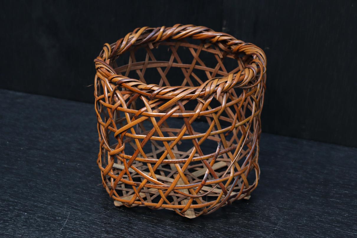 温かみのある色彩の籠目編みの丸カゴ DC8694 – 古福庵 [ KOFUKUAN