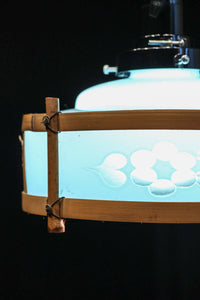 水色ガラスを竹フレームで飾る風流な電笠 DC8708