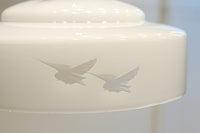 鳥の透かし模様が引き立つシンプルで温かみのある電笠 DC8711