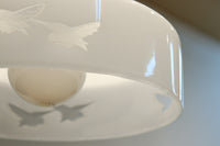 鳥の透かし模様が引き立つシンプルで温かみのある電笠 DC8711