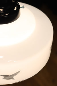 鳥の透かし模様が引き立つシンプルで温かみのある電笠 DC8711