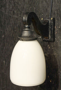 丸みを帯びて可愛らしいシルエットのブラケット DC8723