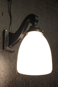 丸みを帯びて可愛らしいシルエットのブラケット DC8723