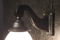 丸みを帯びて可愛らしいシルエットのブラケット DC8723