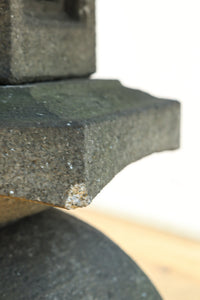 Antique tool (Ishi-toro) DC8727