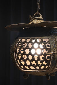 月蔓の透かし絵や青波海模様で風情ある球型吊り灯籠 DC8732