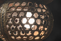 月蔓の透かし絵や青波海模様で風情ある球型吊り灯籠 DC8732