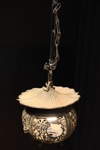 月蔓の透かし絵や青波海模様で風情ある球型吊り灯籠 DC8732