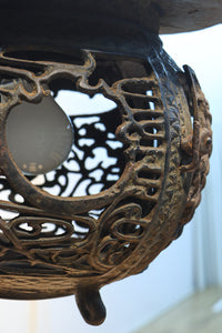 月蔓の透かし絵や青波海模様で風情ある球型吊り灯籠 DC8732