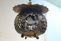 月蔓の透かし絵や青波海模様で風情ある球型吊り灯籠 DC8732