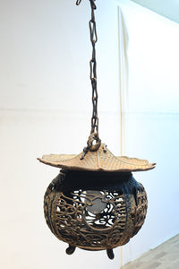 月蔓の透かし絵や青波海模様で風情ある球型吊り灯籠 DC8732